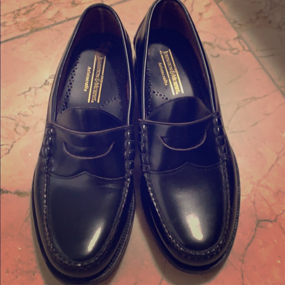 Johnson and Murphy black men’s leather  loafers